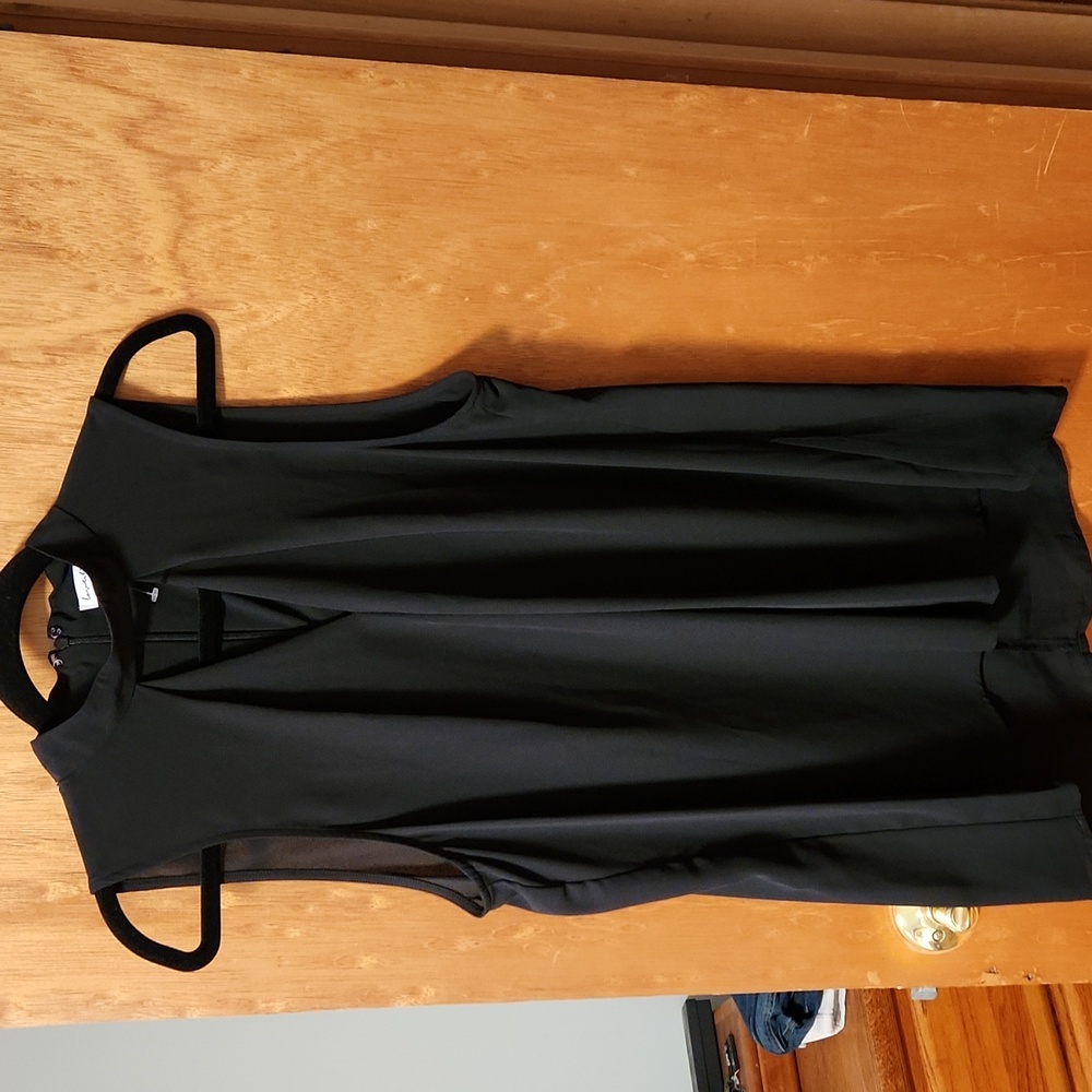 sleevless blouse size large